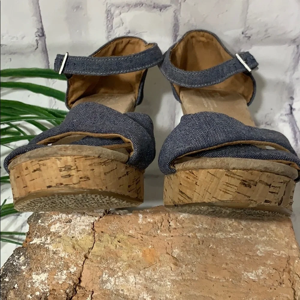 Toms Wedges Sienna Chambray Denim Ankle Strap Cork Sandals